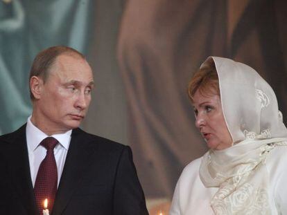 Vlad&iacute;mir Putin y su exmujer, Lyudmila, en una imagen de 2011.
