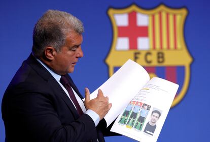 Joan Laporta, durante la rueda de prensa este lunes en Barcelona.
