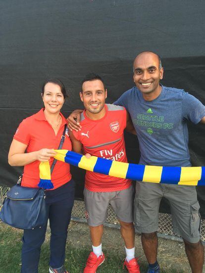 The engineer together with former Arsenal player Santiago Cazorla and Ravi Ramineni, her partner and husband, in 2016.