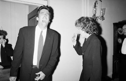 Pat Kennedy Lawford con su hijo Christopher Lawford en 1993.