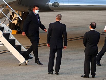 El subsecretario de Estado estadounidense Keith Krath, este viernes a su llegada a Taipéi.