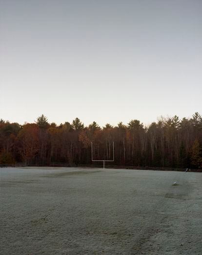 Un campo de fútbol americano al lado de la Ruta 9, que pasa por Durham.