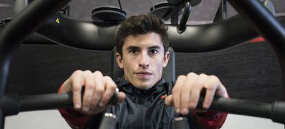 Marc Márquez se entrena en su gimnasio privado.