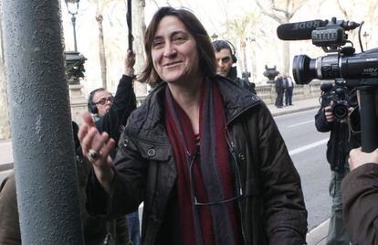 La exconcejal de Barcelona Itziar González a su llegada a la Audiencia de Barcelona.