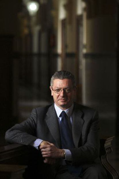 Alberto Ruiz-Gallard&oacute;n, en la sede del Ministerio de Justicia.