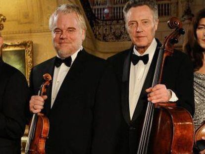 De izquierda a derecha, Mark Ivanir, Philip Seymour Hoffman, Christopher Walken y Catherine Keener, en 'El último concierto'.