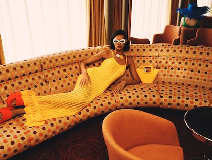 Mango se alía con la marca californiana SimonMiller para lanzar la colección más colorida del verano