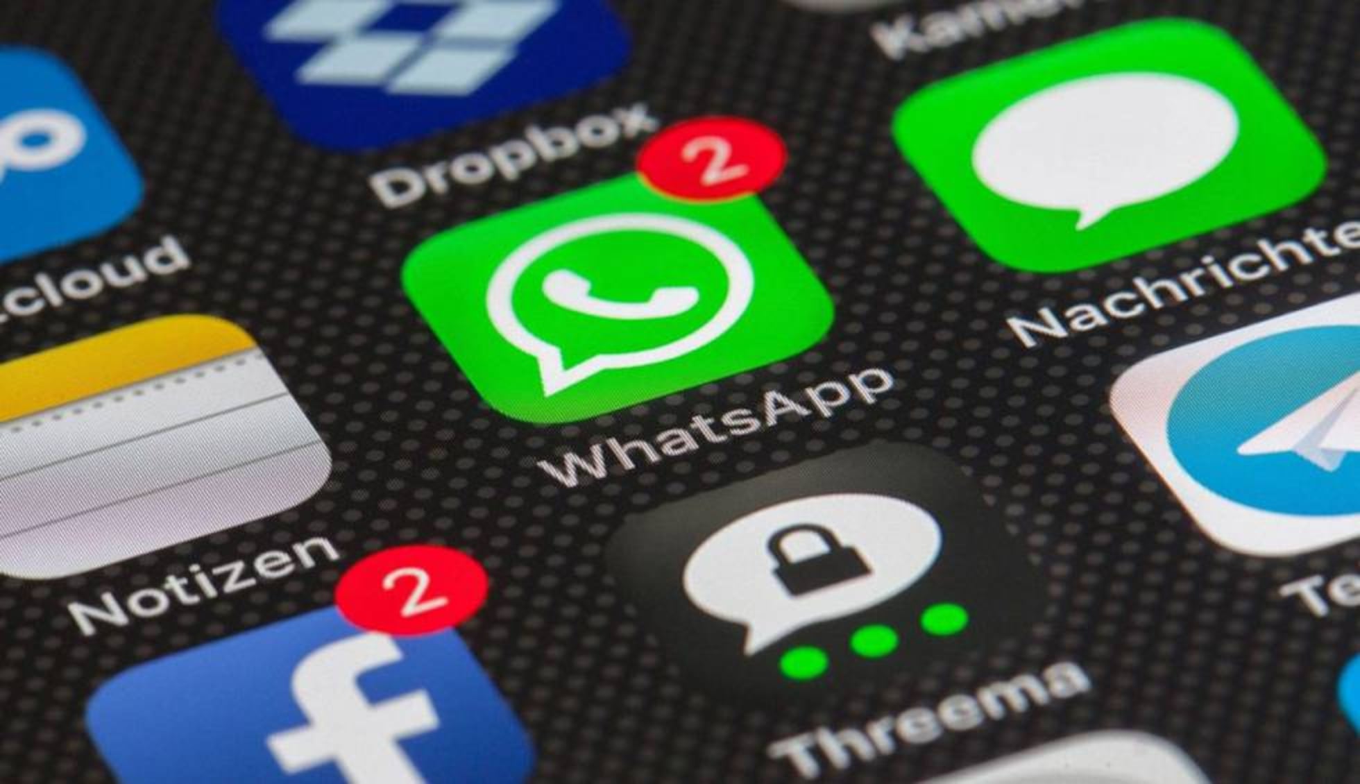 WhatsApp compartirá con Facebook los datos de usuarios de fuera de la Unión Europea | Tecnología | EL PAÍS