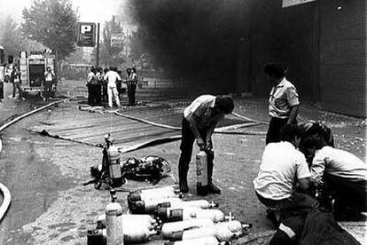 Instalaciones de Hipercor en Barcelona el 19 de junio de 1987, momentos después del atentado de ETA.