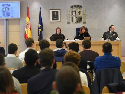 Juicio a los ocho acusados de agredir a dos guardias civiles y sus parejas en octubre de 2016 en la localidad navarra de Alsasua.