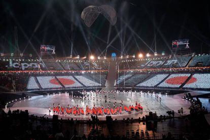 Desfile de la delegación de Japón durante la ceremonia de apertura de los Juegos Paralímpicos de Pyeongchang 2018, el 9 de marzo de 2018.
