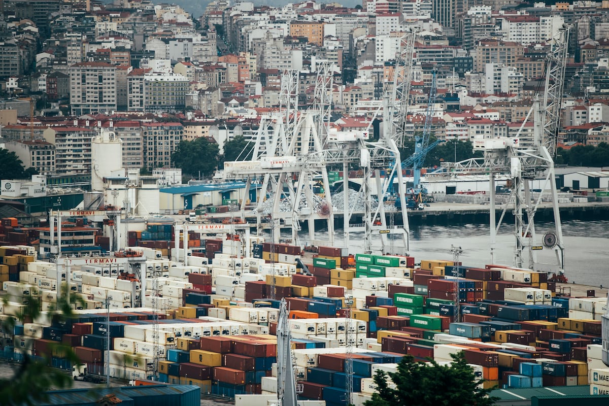 El sector exterior english toma impulso por un retroceso récord en el extranjero |  Economía
