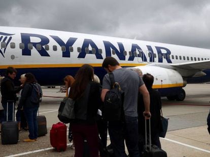 Si viaja con Ryanair, tendrá que pagar su equipaje de mano
