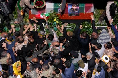 Funeral procession for members of the Revolutionary Guard killed in an attack that destroyed the Iranian Consulate in Syria on Monday, this Friday in Tehran.