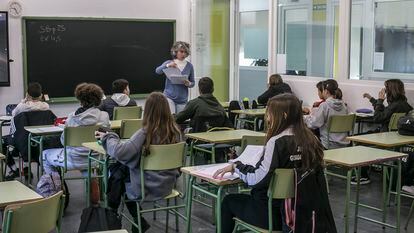 Una clase de segundo de la ESO, este lunes, en el el instituto público Guadarrama, en Madrid.