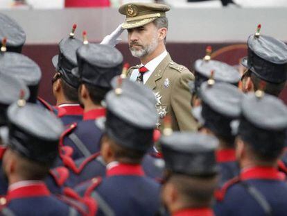 El rey Felipe durante el desfile, este miércoles.