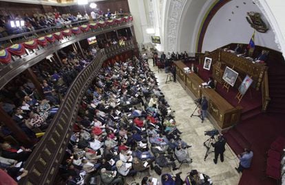 Sesión de asamblea nacional constituyente