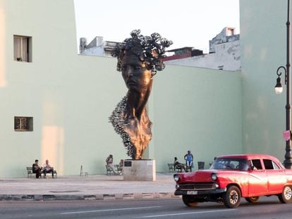 La escultura 'Primavera', obra de Rafael San Juan, en La Habana Vieja (Cuba).