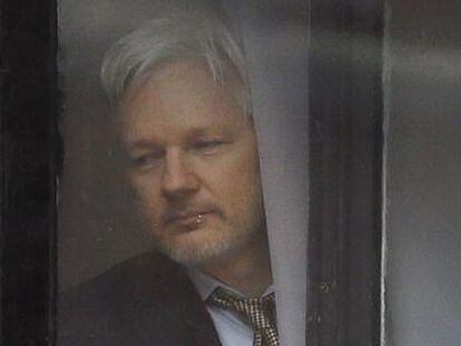 El Gobierno de Moreno ha impuesto un rígido protocolo de visitas y convivencia como condición para devolver la conexión a internet al fundador de Wikileaks