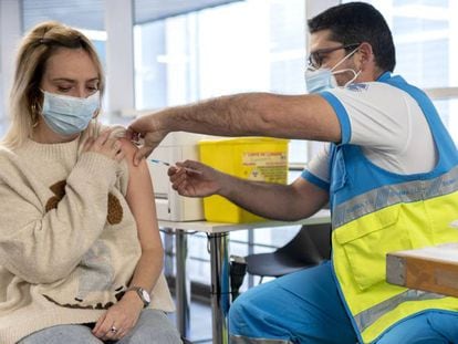Campaña de vacunación de mayores de 30, en Madrid.