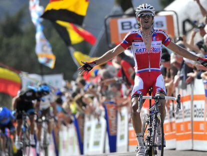 Dani Moreno celebra su triunfo en la Flecha Valona.