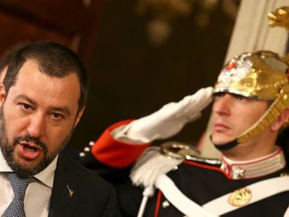 Matteo Salvini, l&iacute;der de la Liga, tras reunirse con el presidente de Italia, Sergio Mattarella, el pasado 5 de abril.