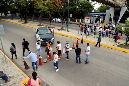 Los familiares de los secuestrados establecieron un bloqueo en Tuxtla Gutiérrez, este 28 de junio.