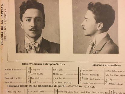 Ficha de Julio Camba de la Policía argentina.