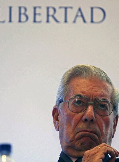 El escritor hispano peruano Mario Vargas LLosa durante el foro en Caracas