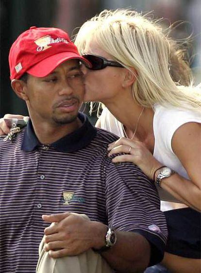 Tiger Woods junto a su mujer Elin Nordegren.