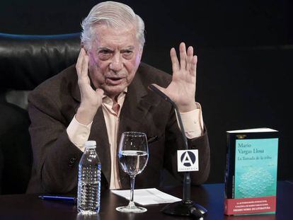 El escritor Mario Vargas Llosa, en la presentaci&oacute;n de su nuevo libro, hoy mi&eacute;rcoles en la Casa de Am&eacute;rica.
