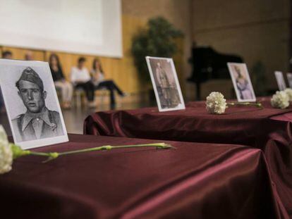 Ataúdes con los restos de Constancio Sánchez y otras víctimas del franquismo, exhumados y entregados este sábado a sus familiares en Guadalajara.
