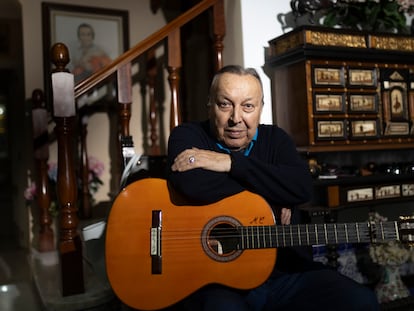 El guitarrista Paco Cepero, el 3 de noviembre en su casa de Jerez.