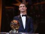 Cristiano Ronaldo recibe su quinto Balón de Oro e iguala a Lionel Messi