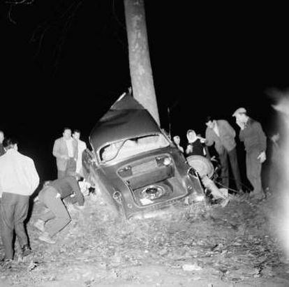 El coche de Camus, tras su accidente mortal el 4 de enero de 1960.