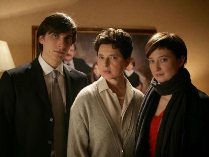 Luca Marinelli, Isabella Rossellini y Alba Rohrwacher, en el filme.