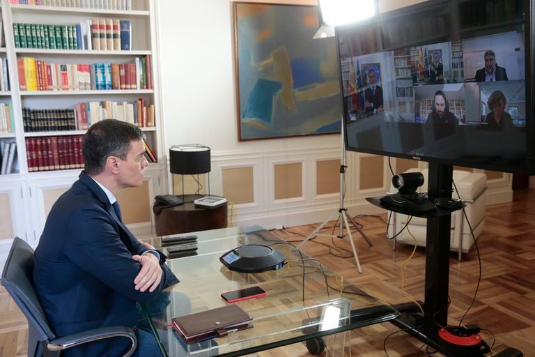 El presidente del Gobierno, Pedro Sánchez, preside por videoconferencia la reunión interministerial para el seguimiento de medidas por el coronavirus, en La Moncloa, en Madrid (España), a 13 de marzo de 2020.