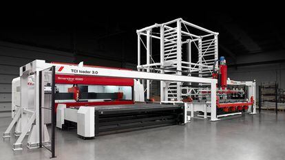 Máquina de corte que la compañía diseña y fabrica en su planta de Guadassuar (Valencia).