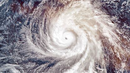 Súper tifón Yutu sobre la Tierra en vista satelital, en 2018.