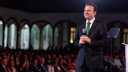 El gobernador Esteban Villegas Villarreal en su primer informe de gobierno.