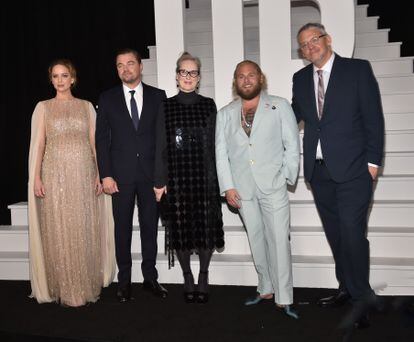 Los actores Jennifer Lawrence, Leonardo DiCaprio, Meryl Streep, Jonah Hill y el director Adam McKay en el estreno mundial de 'No mires arriba', de Netflix, celebrado en Nueva York el 5 de diciembre de 2021.