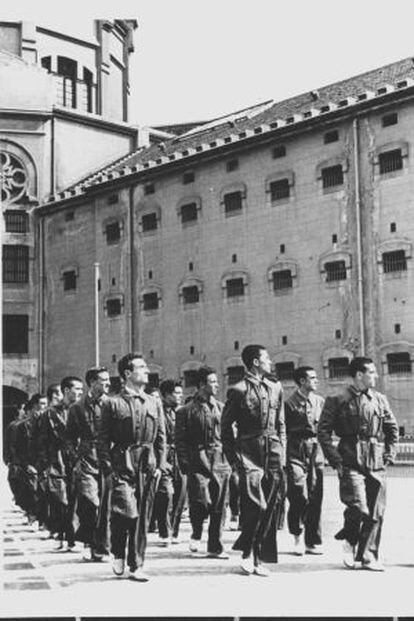 El patio del penal durante el franquismo, en una imagen de la exposición 'Les presons del franquisme'.