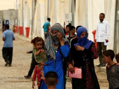 Los que han huido de zonas bajo control de los yihadistas relatan las terribles condiciones de vida en el califato