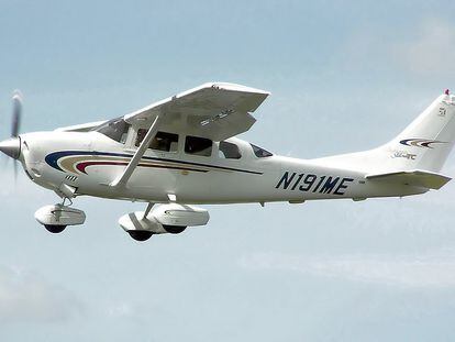 Imagen de archivo de una avión Cessna 206