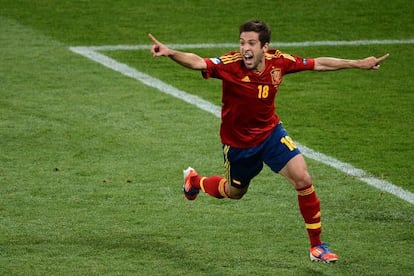 Jordi Alba celebra su gol contra Italia.