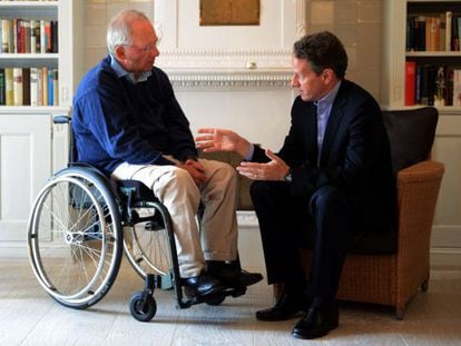 Geithner y Sch&auml;uble, en un momento de su entrevista.