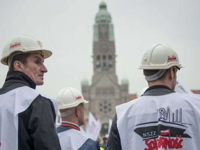 Unos mineros protestan en Ruda Slaska (Polonia), el 13 de octubre de 2015. 