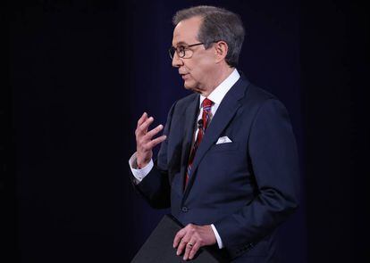 Chris Wallace, momentos antes del inicio del debate en Cleveland, Ohio.