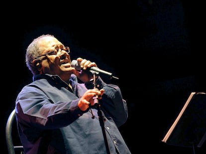 El compositor, guitarrista y cantautor Pablo Milanés, uno de los fundadores de la Nueva Trova Cubana, durante un concierto en Valladolid en 2010.