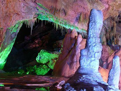 Vista del interior de la cueva Wanxiang, en el norte de China, de donde procede la estalagmita estudiada.